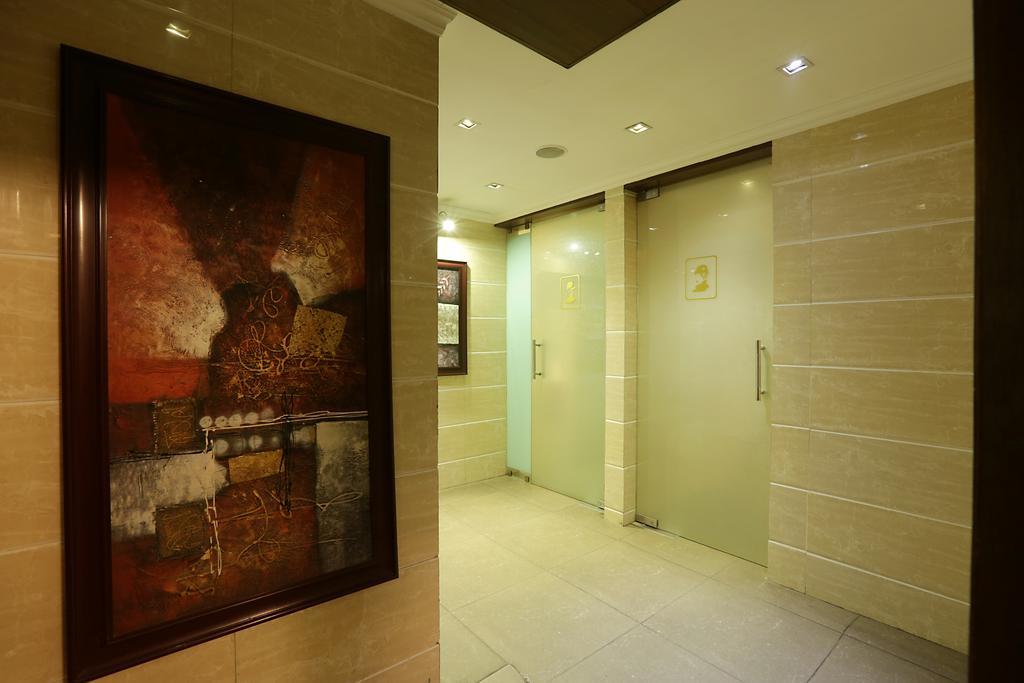 Отель Corporate Regency Нью-Дели Экстерьер фото
