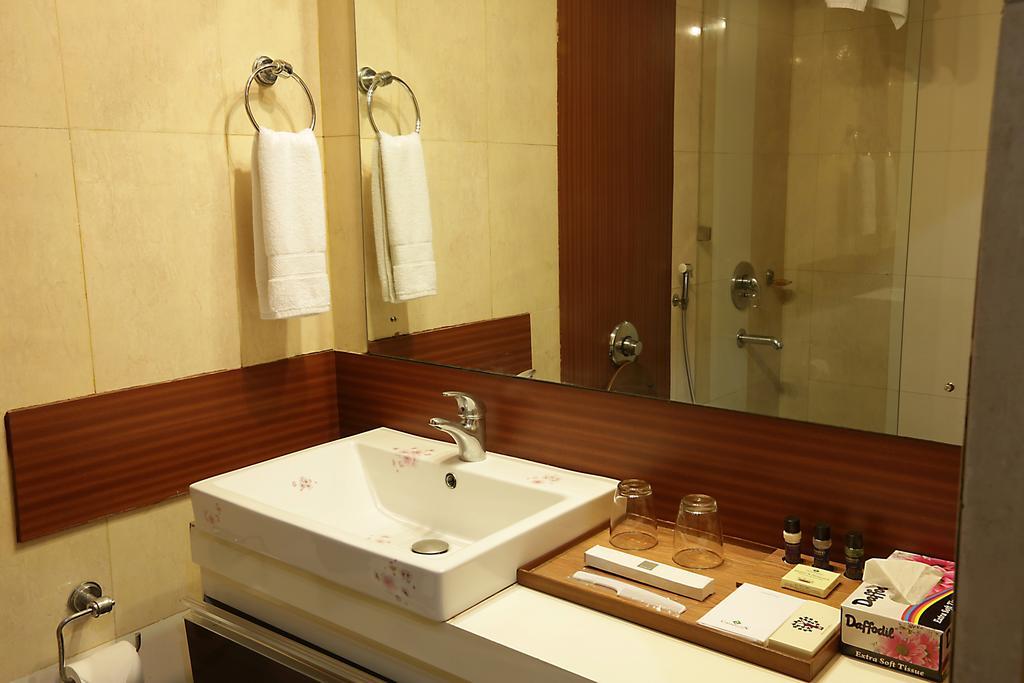 Отель Corporate Regency Нью-Дели Экстерьер фото