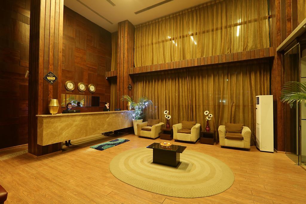 Отель Corporate Regency Нью-Дели Экстерьер фото