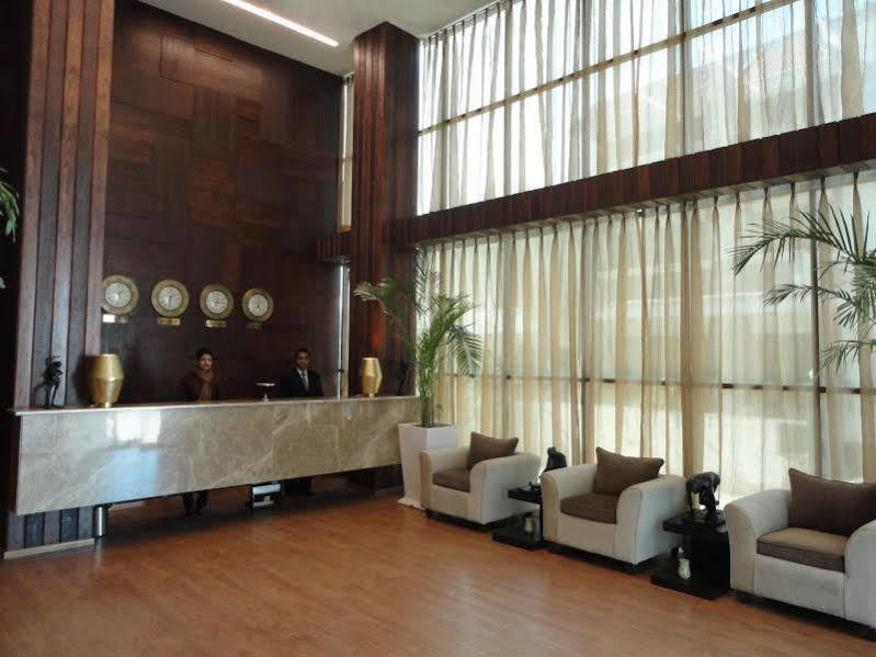 Отель Corporate Regency Нью-Дели Экстерьер фото