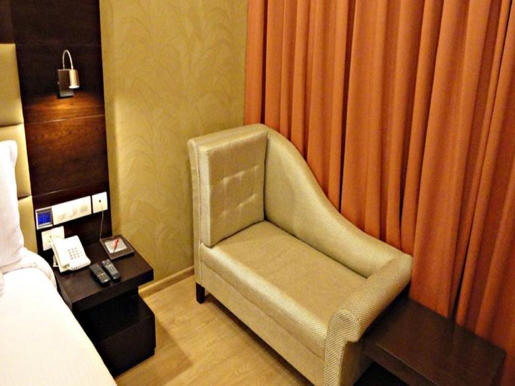 Отель Corporate Regency Нью-Дели Номер фото